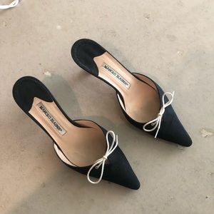 Manolo blahnik mules size 37